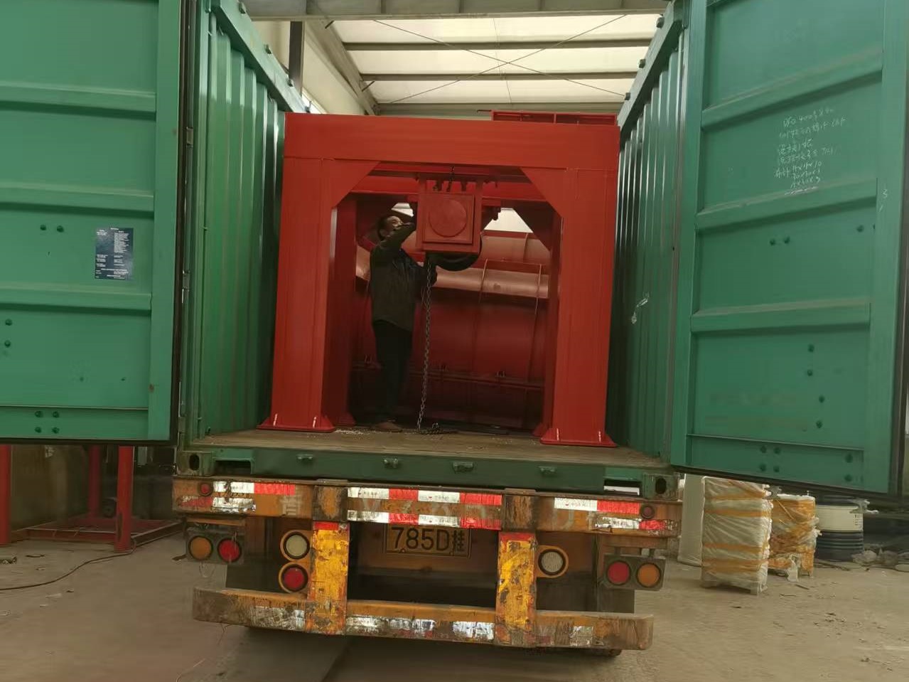使用水泥制管机的安全防护措施